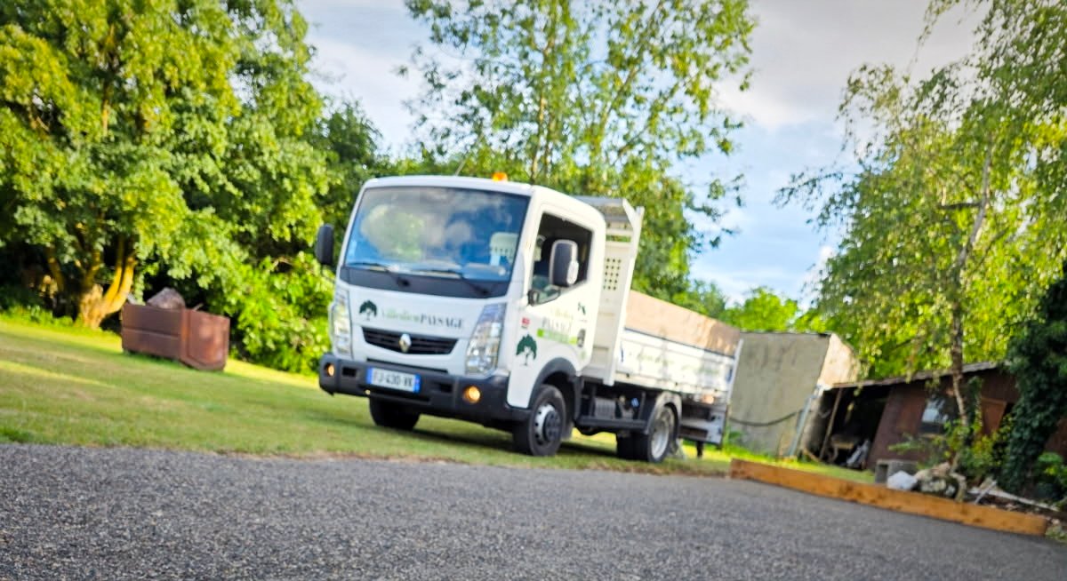 Équipe Villedieu Paysage au travail